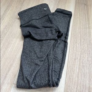 Lululemon Chevron Leggings W/ Small Hole